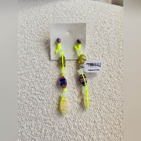 NWT Free People × Ariana Ost, Voyage Dangle Earrings, Neon Light Green -NEW!-$48 - Picture 3 of 7